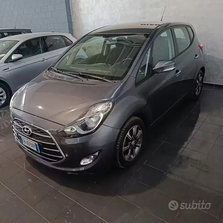 Usata Hyundai ix20 Xpossible 90 CV (66 kW) 2015 Grigio Utilitaria