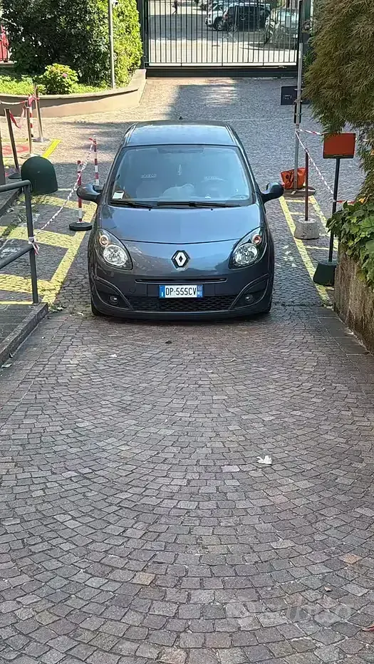 Usata Renault Twingo 75 CV (55 kW) 2008 Bluazzurro Utilitaria