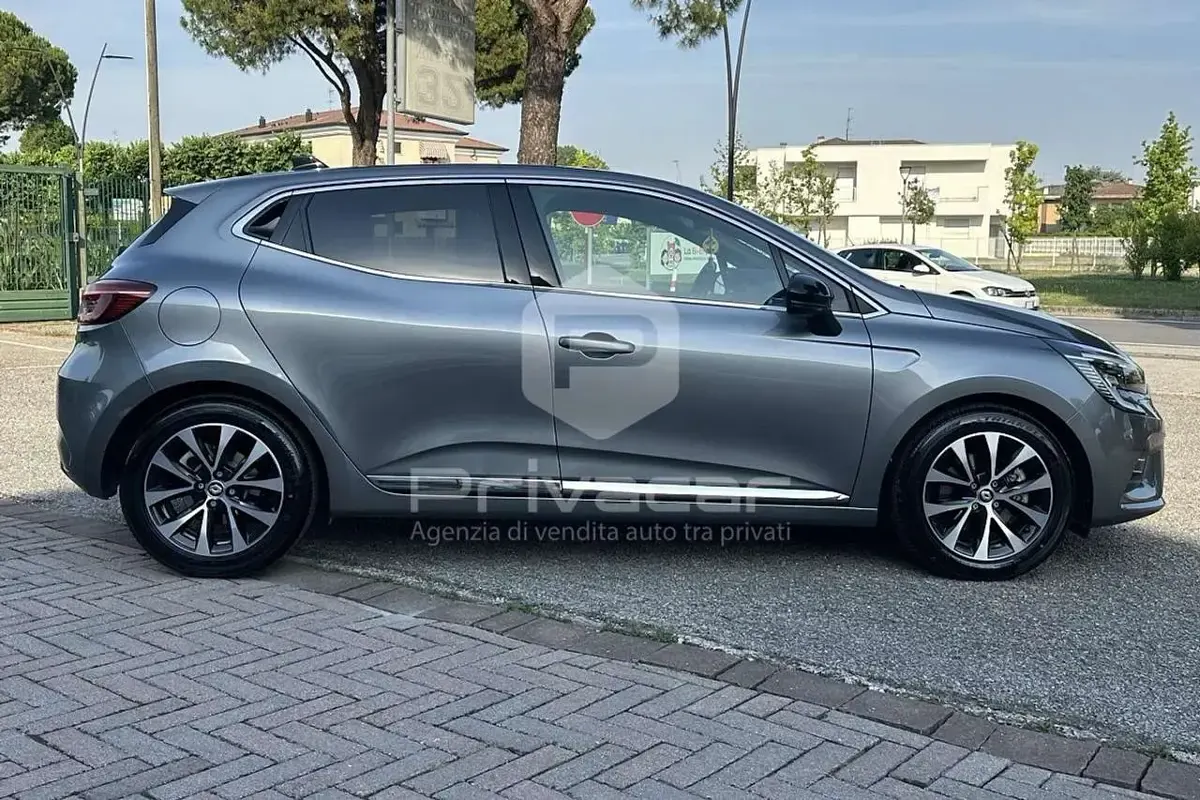 Usata Renault Clio Techno 91 CV (66 kW) 2023 Grigio Utilitaria