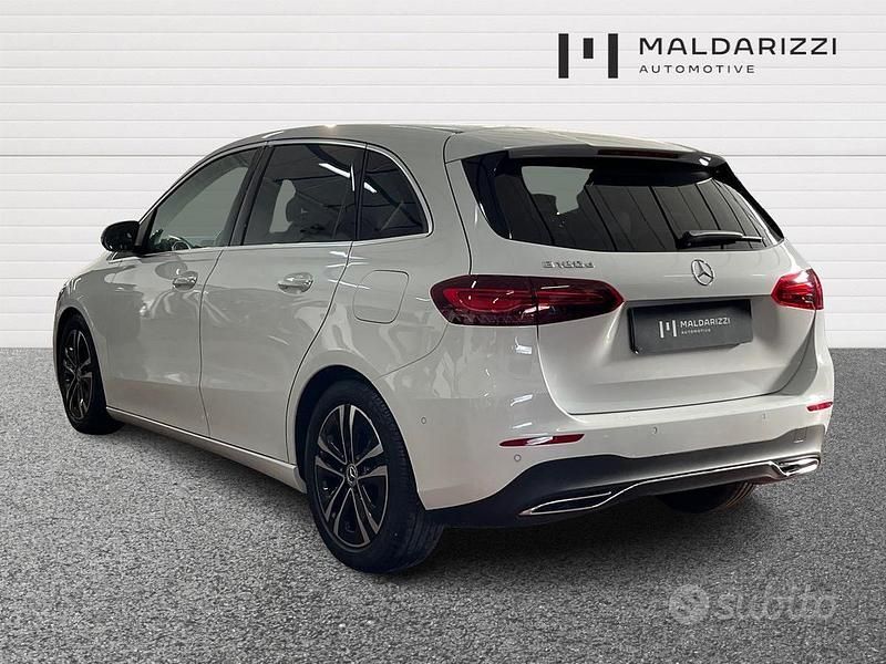Usata Mercedes B180 Advanced Plus 116 CV (85 kW) 2023 Bianco Monovolume