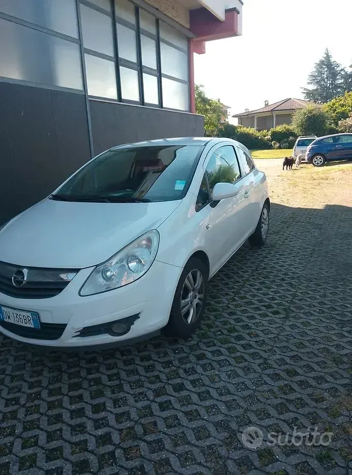 Usata Opel Corsa Club 80 CV (58 kW) 2009 Bianco Utilitaria