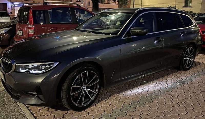 Usata BMW 318 Luxury Line 150 CV (110 kW) 2020 Station wagon