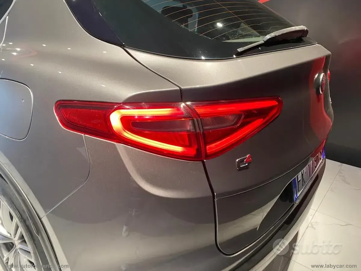 Usata Alfa Romeo Stelvio Executive 210 CV (154 kW) 2017 Grigio SUV