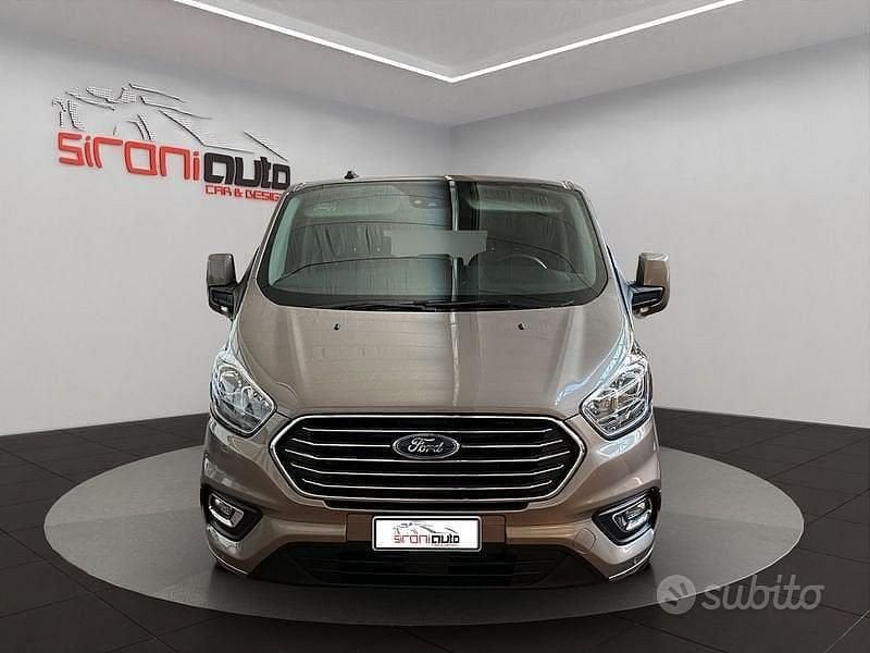 Usata Ford Tourneo Titanium 131 CV (96 kW) 2022 Grigio Monovolume