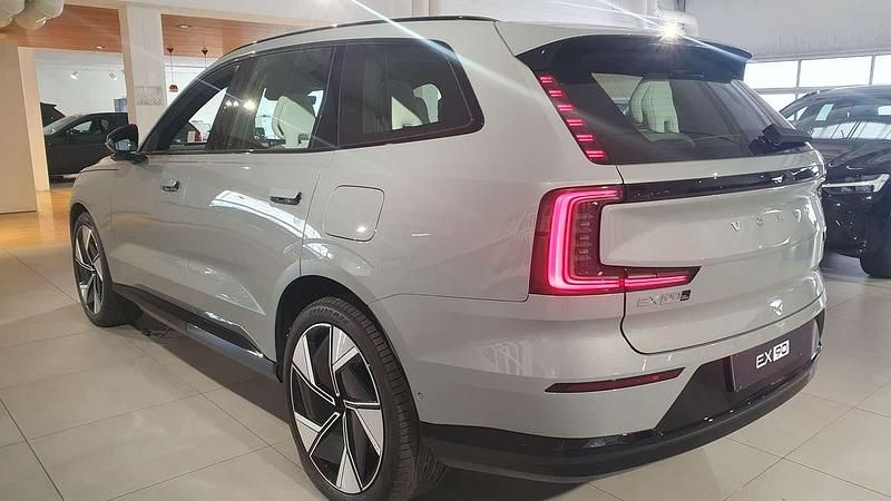 Nuova Volvo EX90 Ultra 236 kW (321 CV) 2025 Grigio SUV