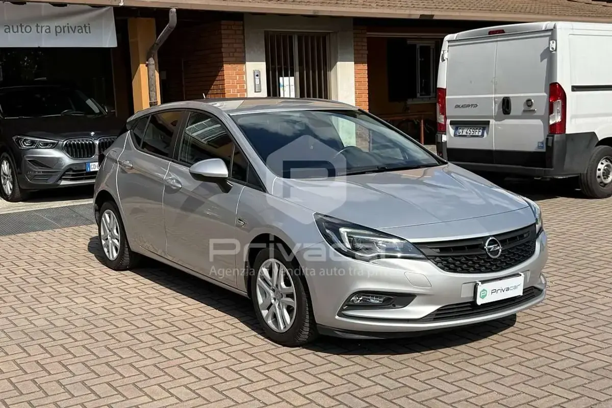 Usata Opel Astra 110 CV (80 kW) 2016 Grigio SUV