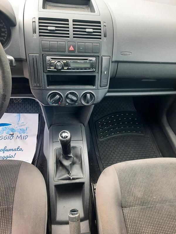 Usata VW Polo 69 CV (50 kW) 2008 Grigio Utilitaria