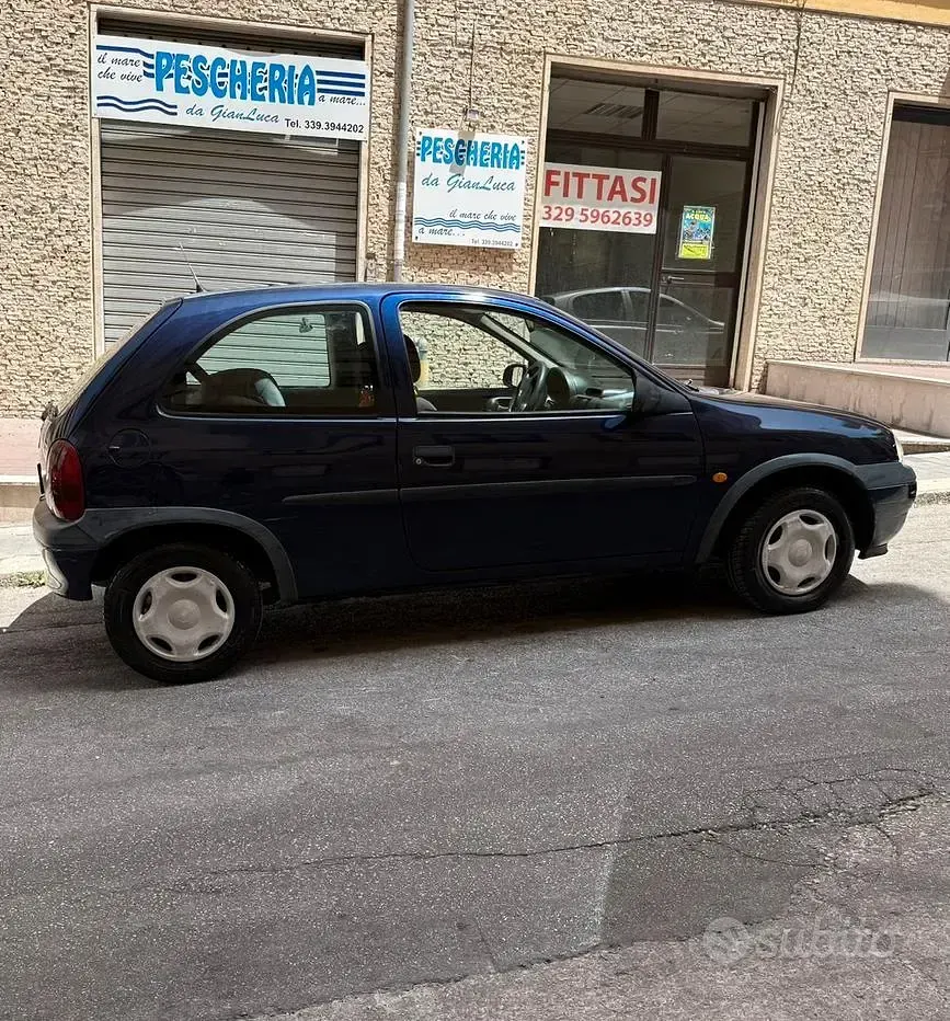 Usata Opel Corsa 60 CV (44 kW) 1999 Bluazzurro Berlina