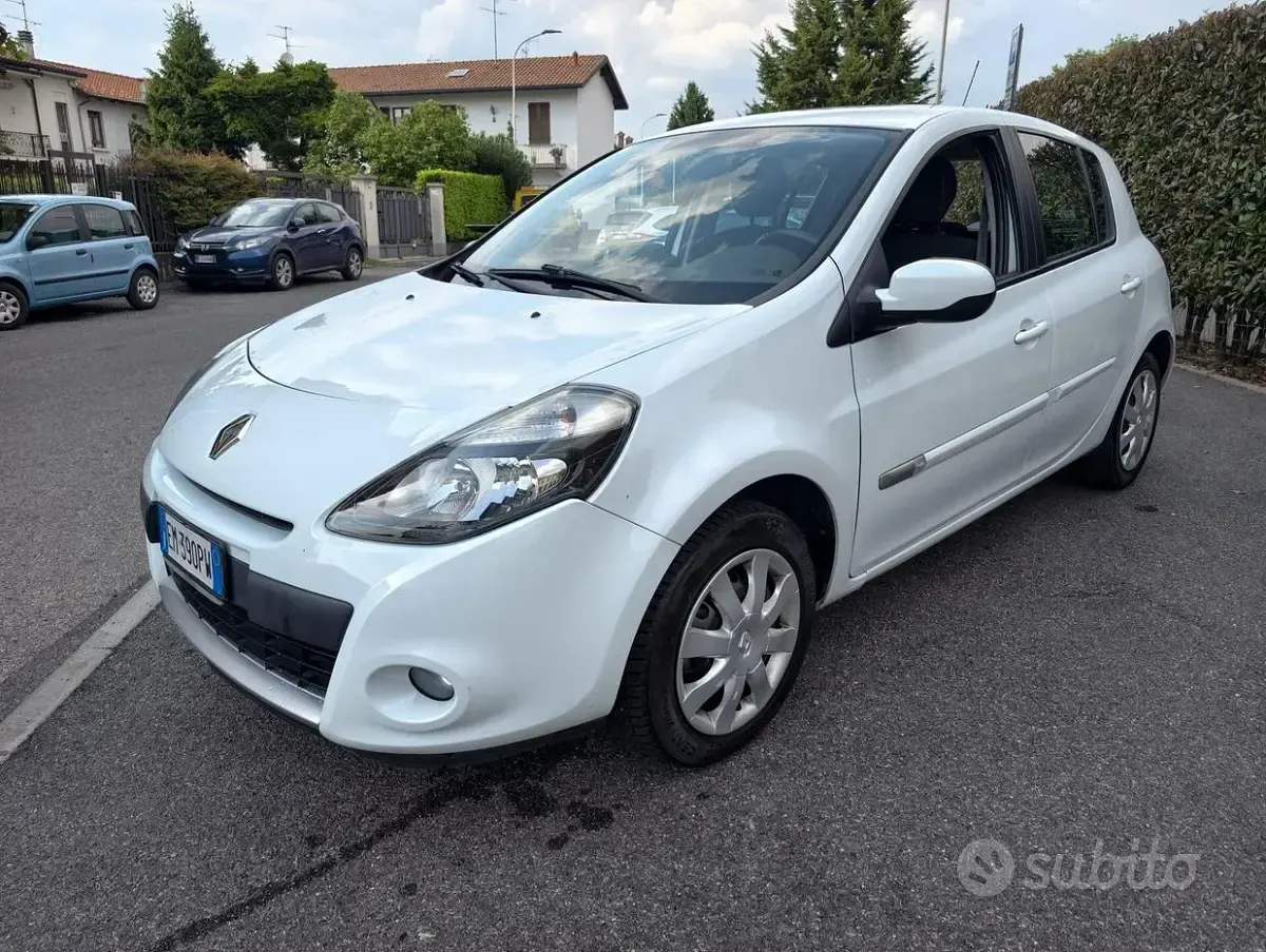 Usata Renault Clio IV Dynamique 75 CV (55 kW) 2012 Bianco Berlina