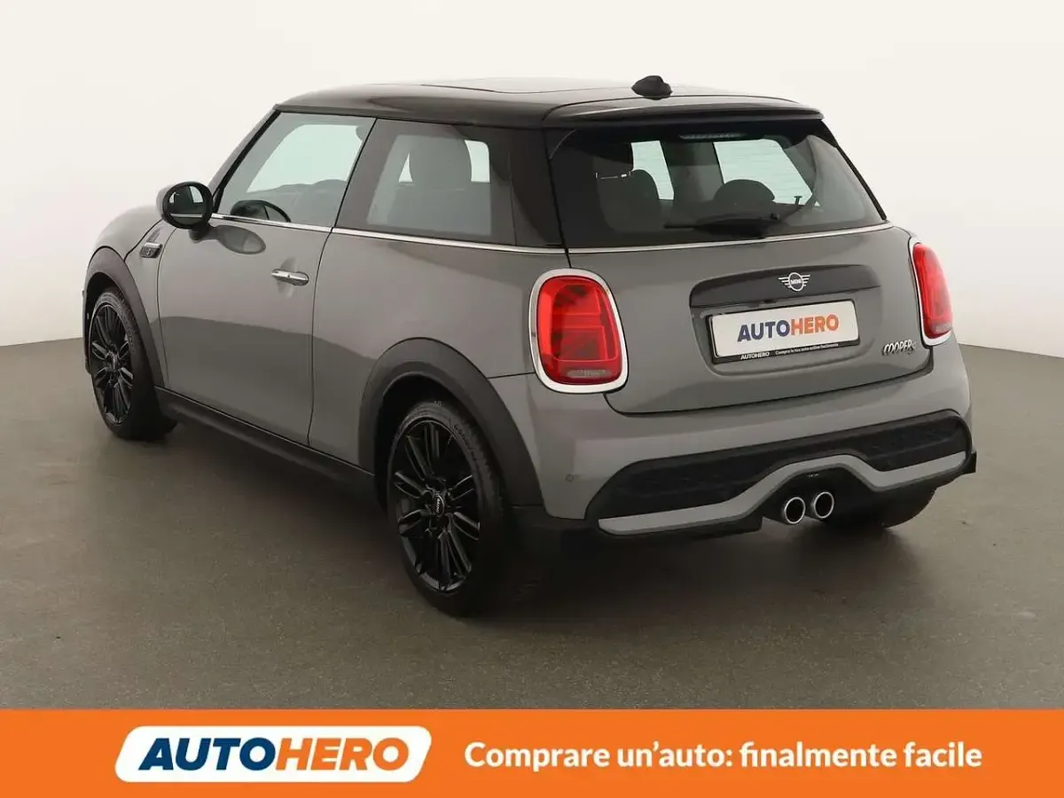 Usata Mini Cooper S Essential 178 CV (130 kW) 2022 Grigio Utilitaria