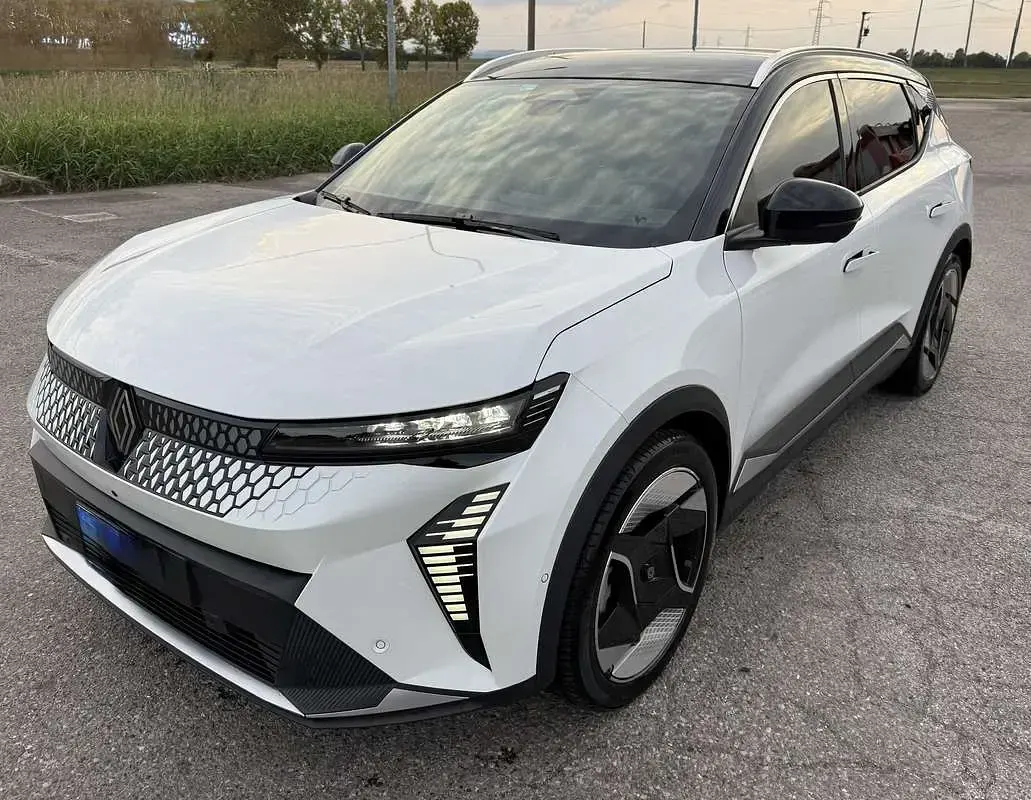 Usata Renault Scenic E-Tech Iconic 55 kW (75 CV) 2024 Bianco SUV
