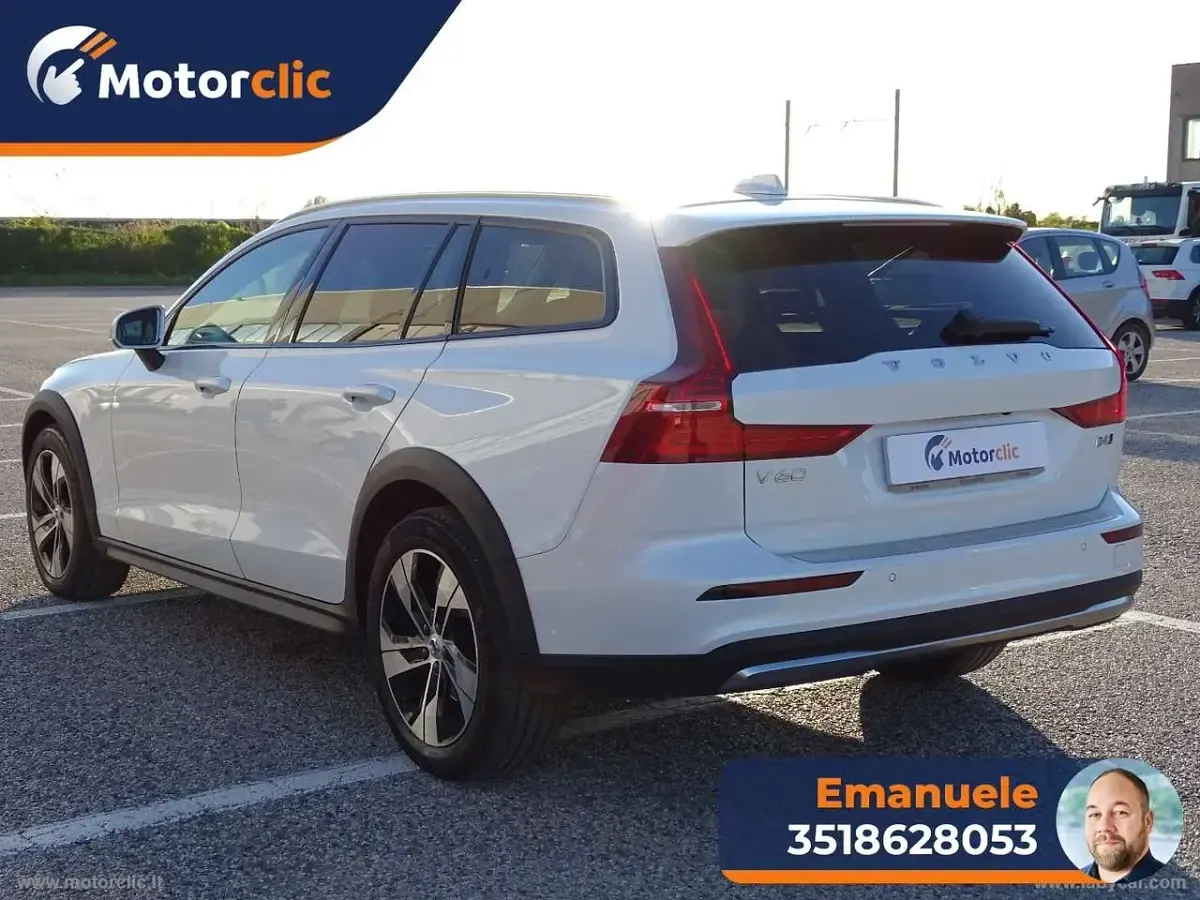 Usata Volvo V60 CC 197 CV (144 kW) 2023 Bianco Station wagon