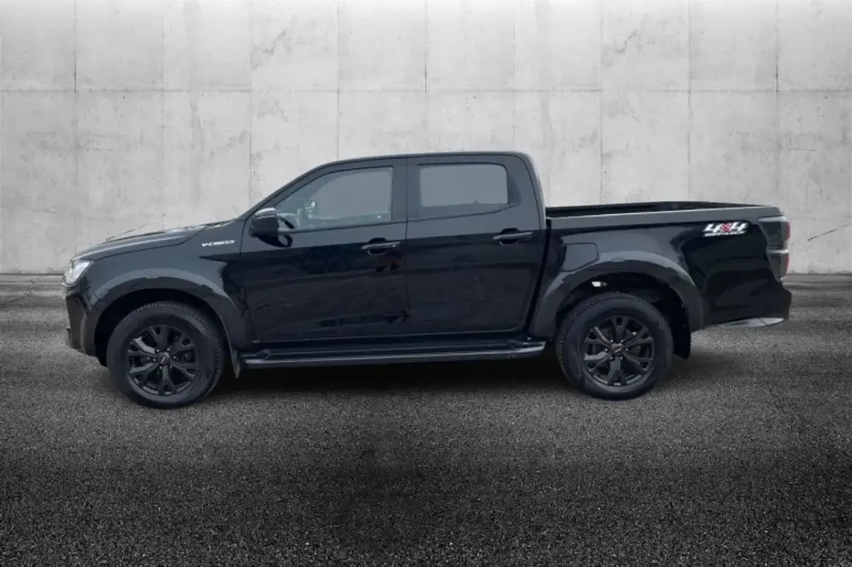 Usata Isuzu D-Max 163 CV (119 kW) 2023 Nero Pick-up