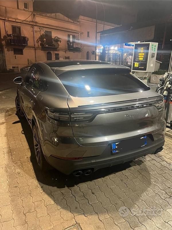 Usata Porsche Cayenne 2020 Grigio SUV