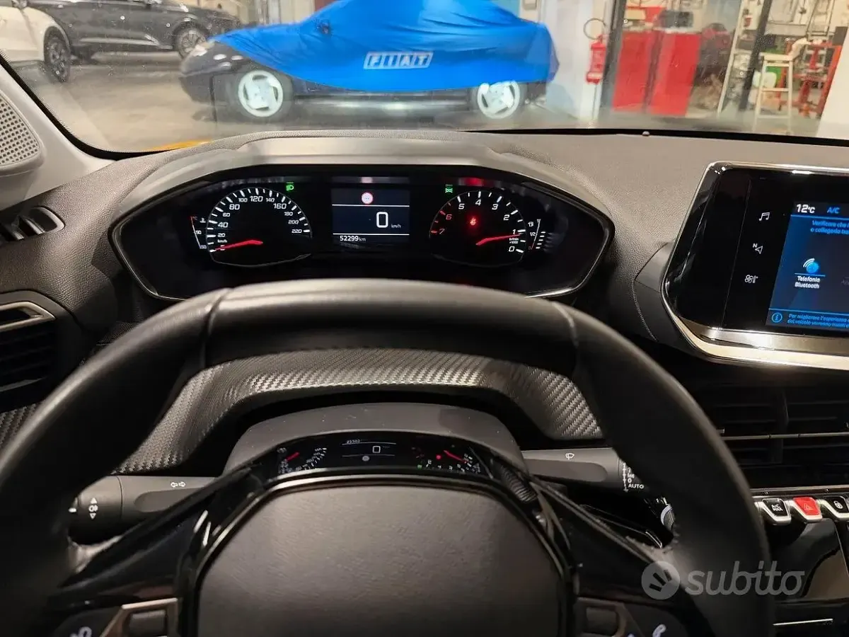 Usata Peugeot 208 Allure 102 CV (75 kW) 2023 Giallo Utilitaria
