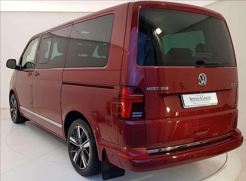 Usata VW Multivan Highline 150 CV (110 kW) 2021 Rosso metallizzato Furgone