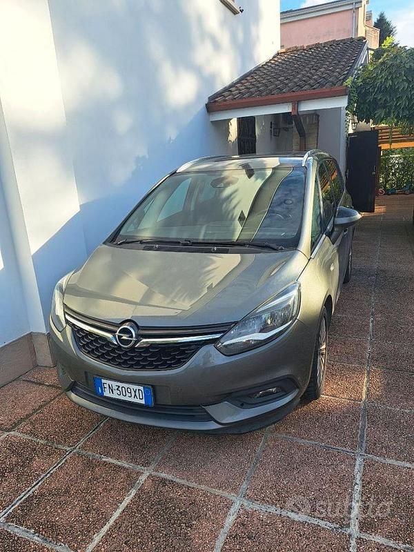Usata 2018 Opel Zafira Monovolume | 9800 € (Buon prezzo) - Immagine 1/4