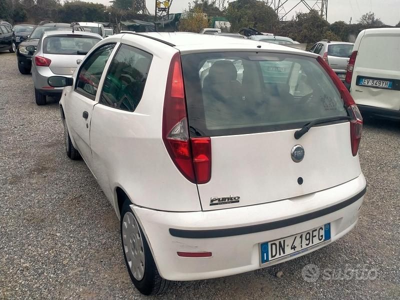 Usata Fiat Punto Classica 59 CV (43 kW) 2008 Bianco Berlina