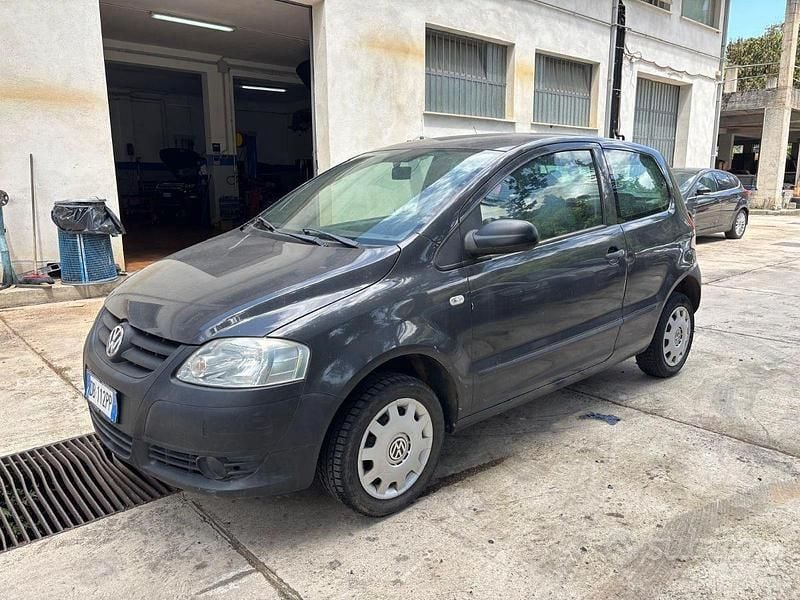 Usata VW Fox 54 CV (39 kW) 2006 Grigio Utilitaria