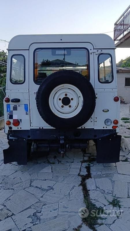 Usata Land Rover Defender 122 CV (89 kW) 2005 Bianco SUV