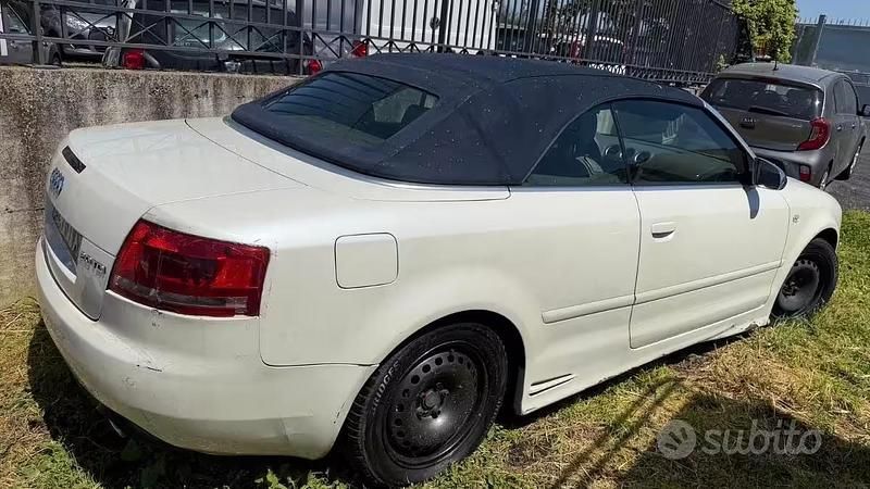 Usata Audi A4 Cabriolet 140 CV (102 kW) 2006 Bianco Cabrio