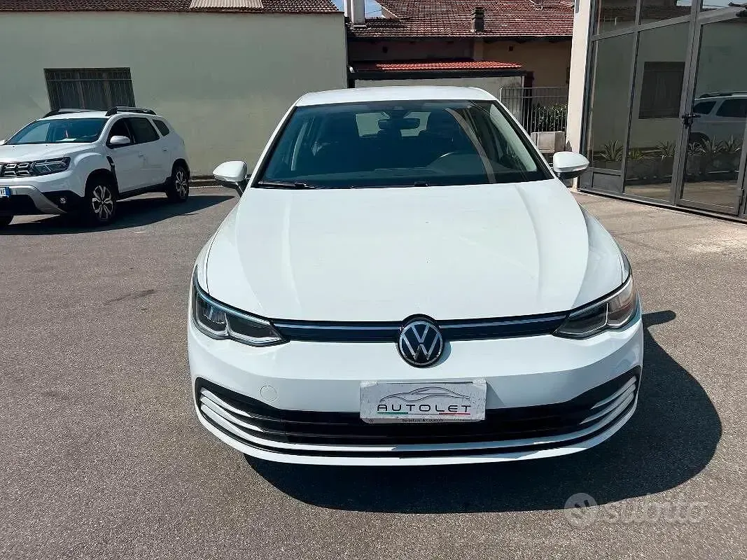 Usata VW Golf VIII Life 110 CV (80 kW) 2021 Bianco Berlina