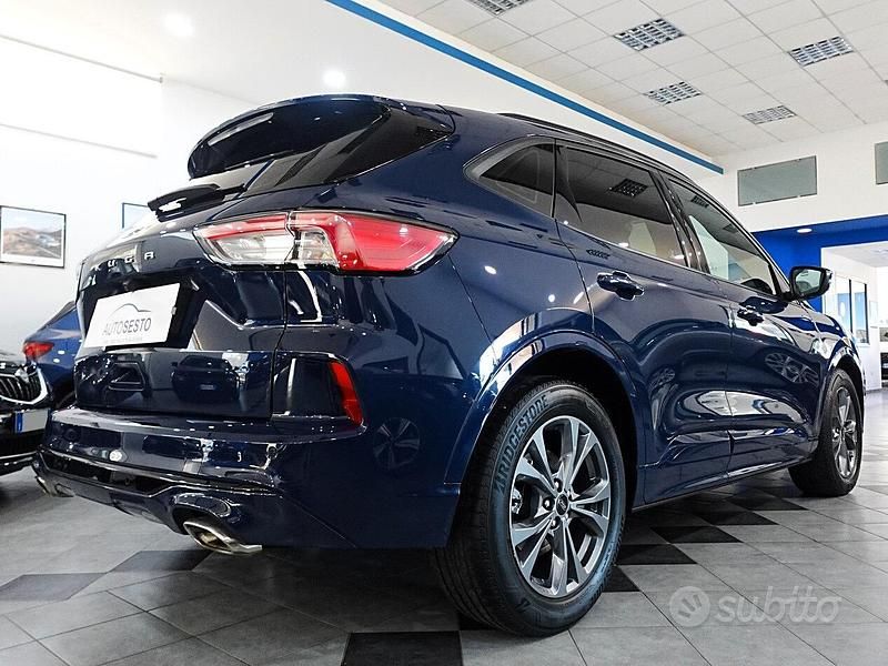 Usata Ford Kuga ST-Line 120 CV (88 kW) 2023 Blu SUV
