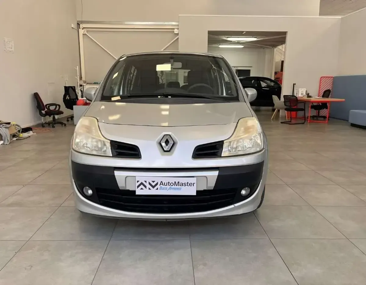 Usata Renault Modus Dynamique 75 CV (55 kW) 2009 Nero Monovolume