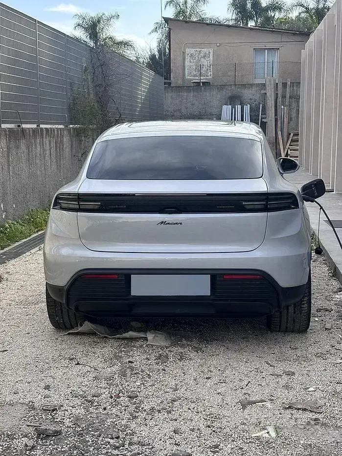 Usata Porsche Macan Electric 119 kW (163 CV) 2024 Grigio SUV