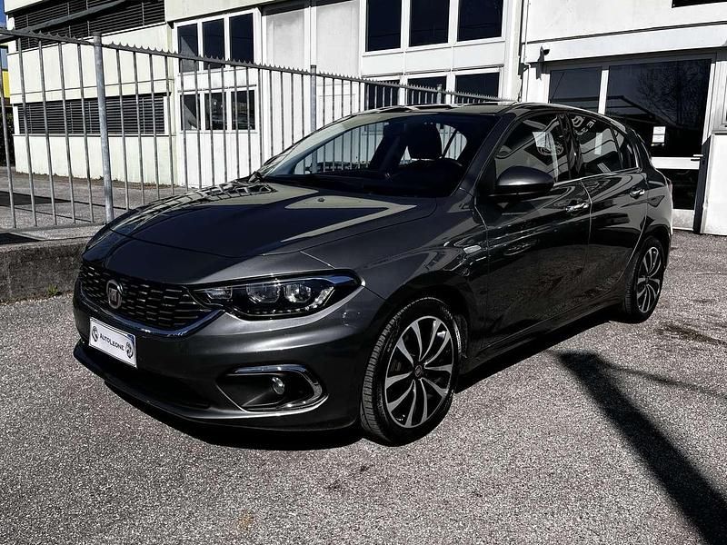 Usata Fiat Tipo Lounge 95 CV (69 kW) 2017 Grigio Berlina