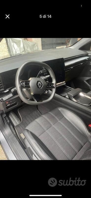 Usata Renault Austral Techno 160 CV (117 kW) 2023 Grigio SUV