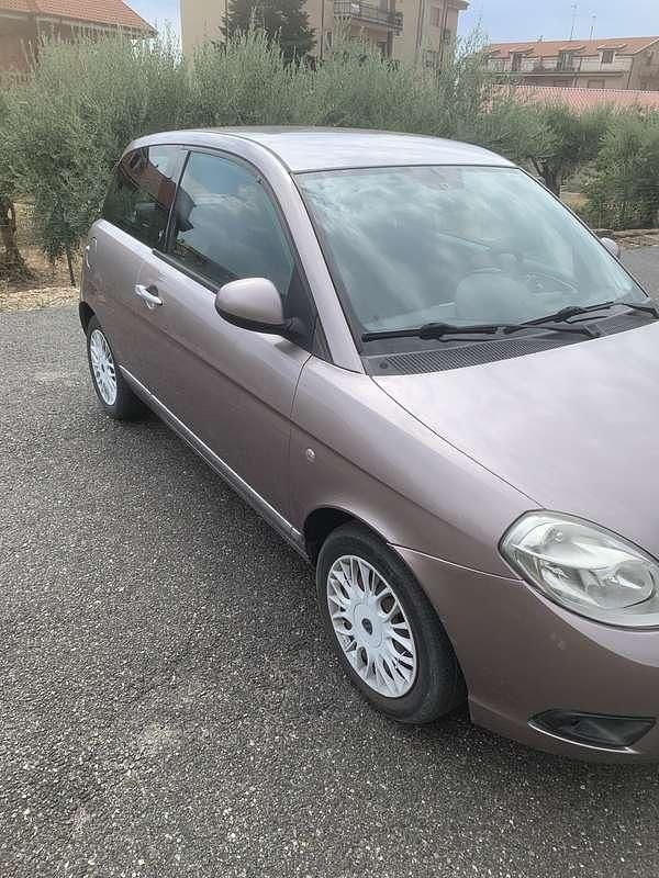 Usata Lancia Ypsilon 69 CV (50 kW) 2010 Utilitaria