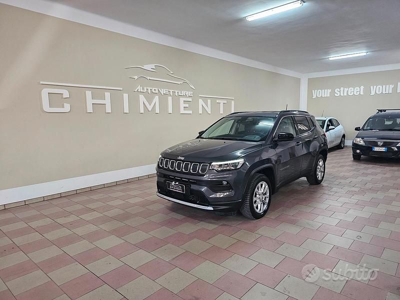 Grigio Usata 2023 Jeep Compass Limited SUV | 24.800 € (Buon prezzo) - Immagine 1/4