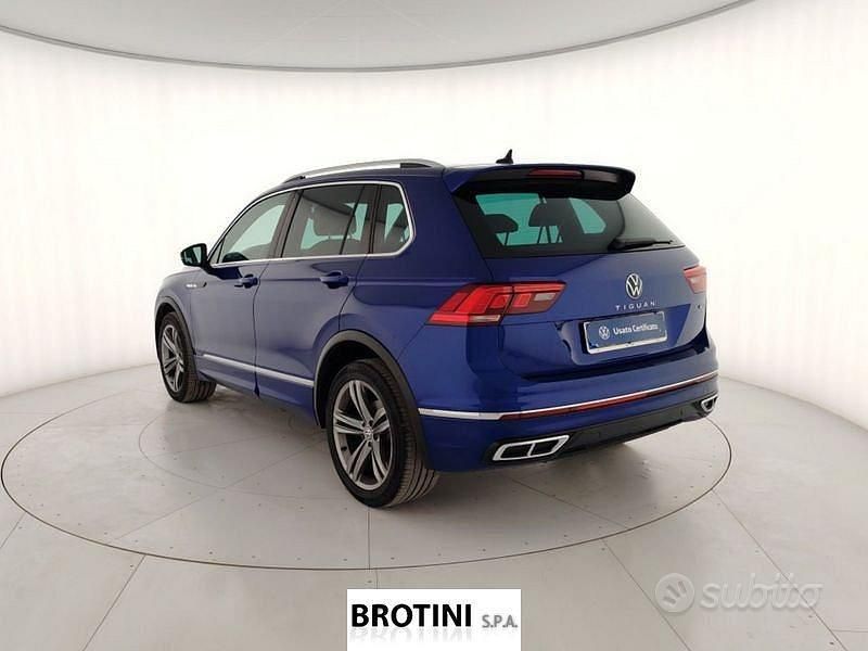 Usado VW Tiguan R-line 190 CV (139 kW) 2023 Azul SUV