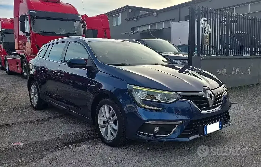 Usata Renault Mégane GrandTour Business 116 CV (85 kW) 2019 Blu Station wagon
