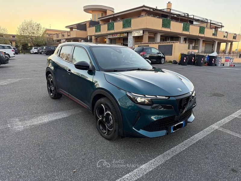 Second-hand Alfa Romeo Junior 61 kW (84 CP) 2025 Verde SUV