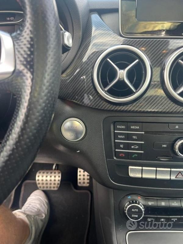 Usata Mercedes B200 AMG 136 CV (100 kW) 2017 Grigio Monovolume
