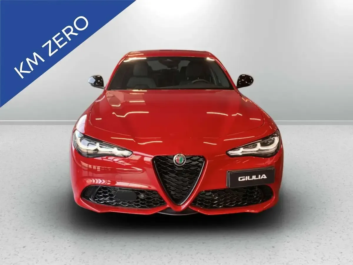 Nuova Alfa Romeo Giulia Veloce 209 CV (153 kW) 2025 Rosso alfa Berlina