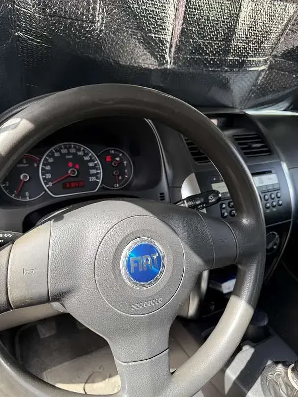 Usata Fiat Sedici Dynamic 120 CV (88 kW) 2007 Nero SUV