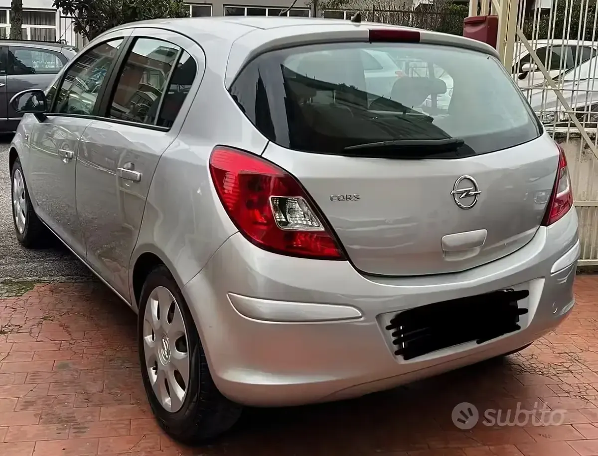 Używany Opel Corsa 80 KM (58 kW) 2012 Szary Hatchback