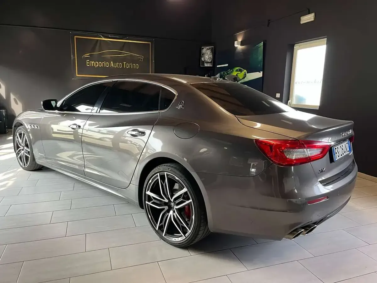 Usata Maserati Quattroporte GranLusso 430 CV (316 kW) 2018 Grigio Berlina