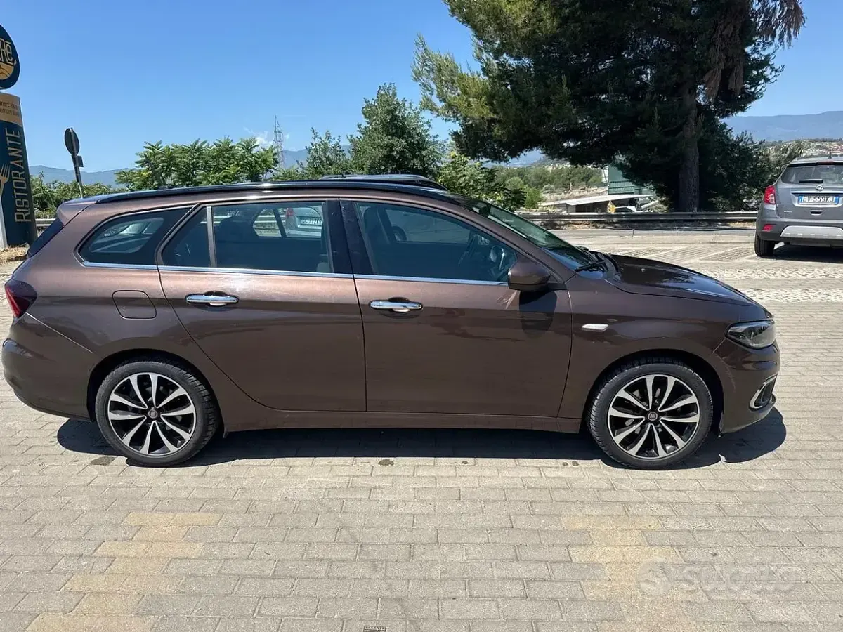 Usata Fiat Tipo S 120 CV (88 kW) 2019 Marrone Berlina