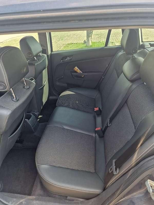 Begagnad Opel Astra Cosmo 105 HK (77 kW) 2006 Kombi