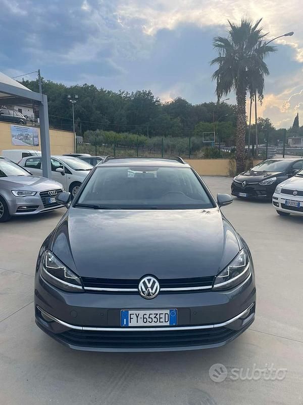 Usata VW Golf VII Business 116 CV (85 kW) 2019 Grigio Station wagon
