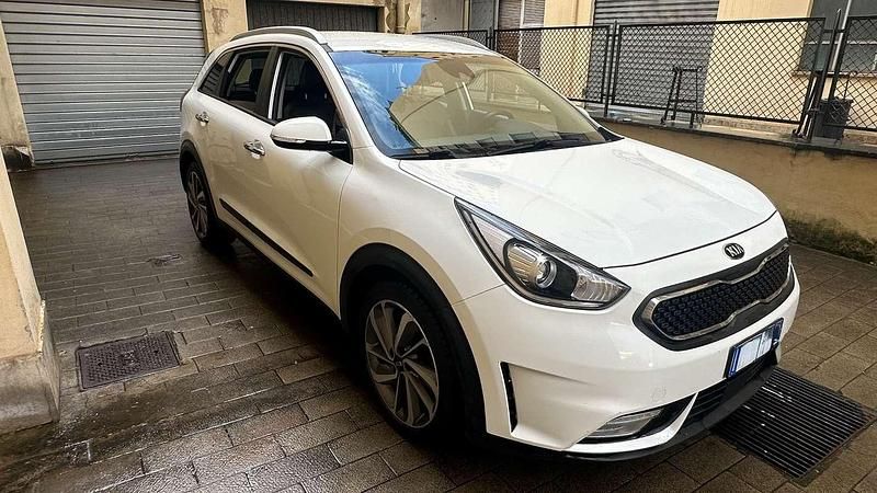 Usata Kia Niro 105 CV (77 kW) 2018 Bianco SUV