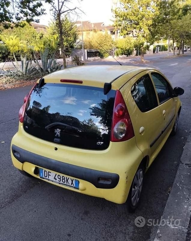Usata Peugeot 107 54 CV (39 kW) 2007 Giallo Utilitaria