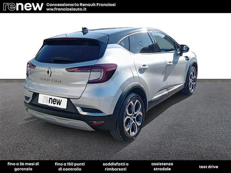 Usata Renault Captur Techno 101 CV (74 kW) 2023 Grigio chiaro SUV
