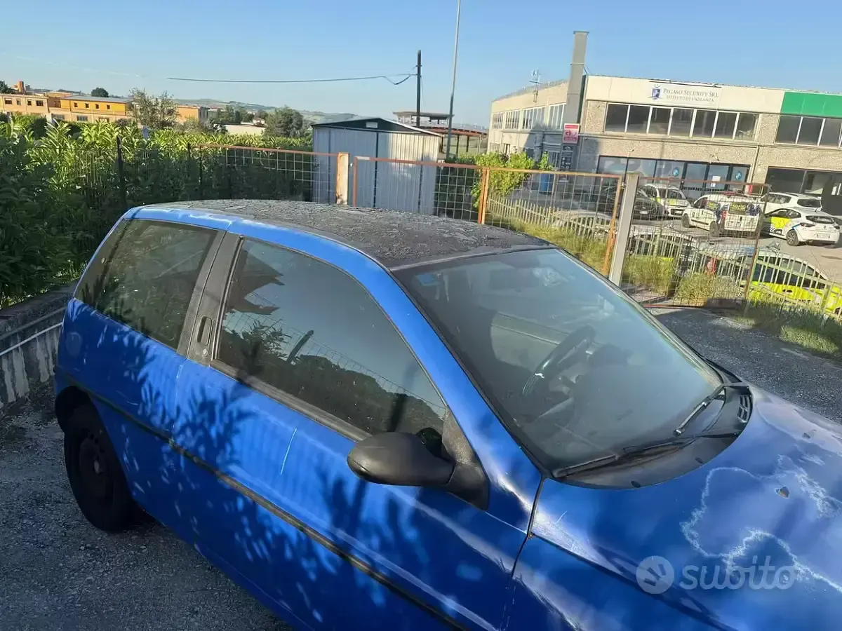Usata Lancia Ypsilon 54 CV (39 kW) 2000 Bluazzurro Utilitaria