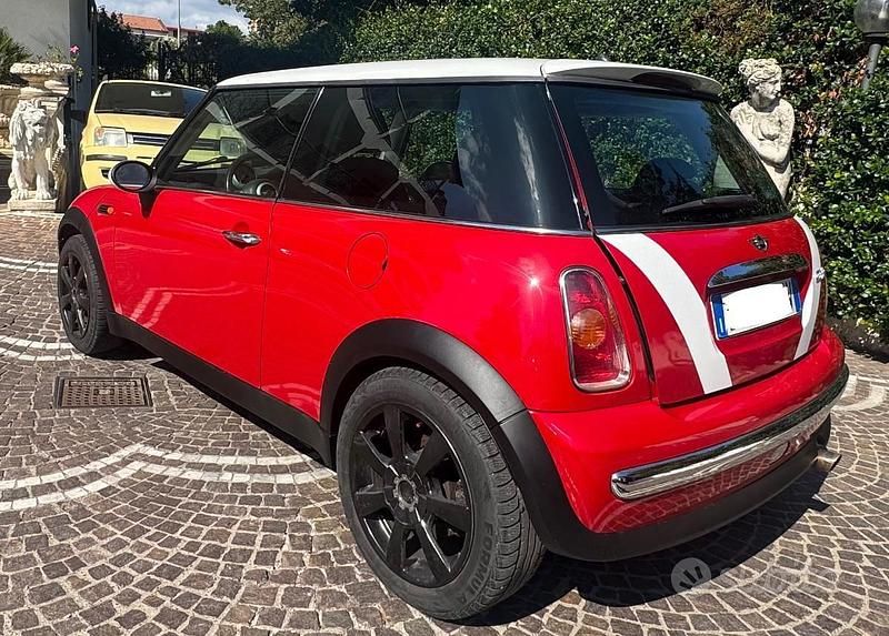 Usata Mini Cooper 116 CV (85 kW) 2003 Rosso(met.) Utilitaria