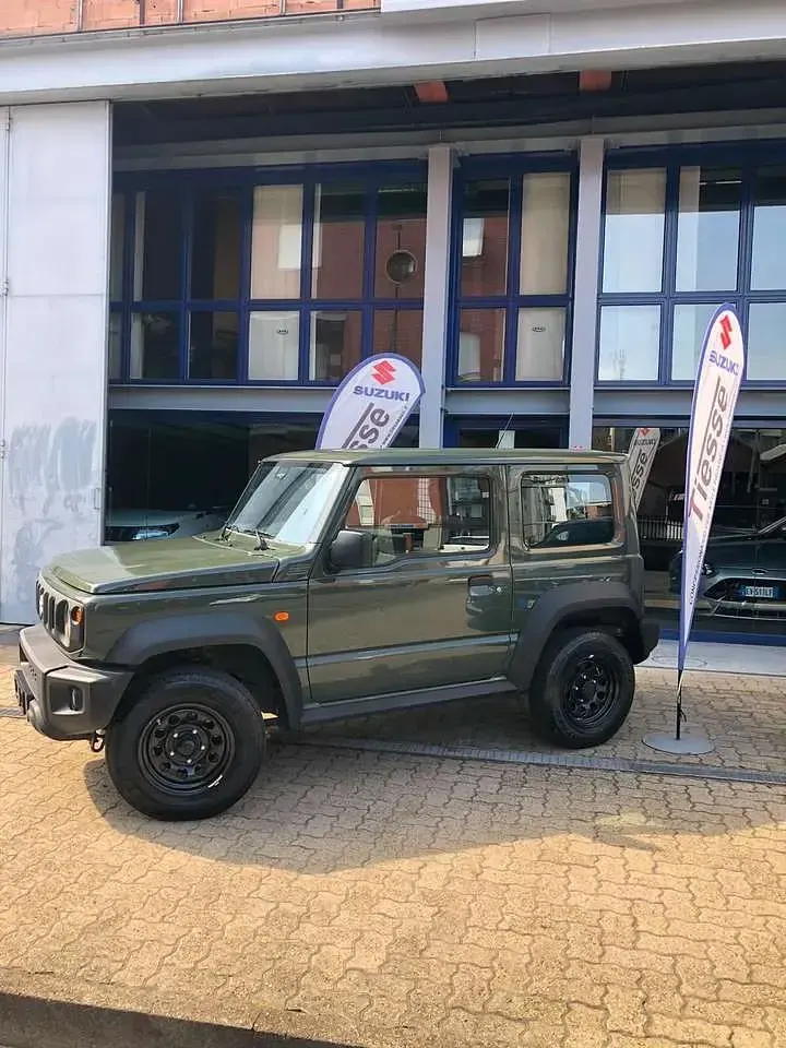 Usata Suzuki Jimny Comfort 102 CV (75 kW) 2024 Verde SUV
